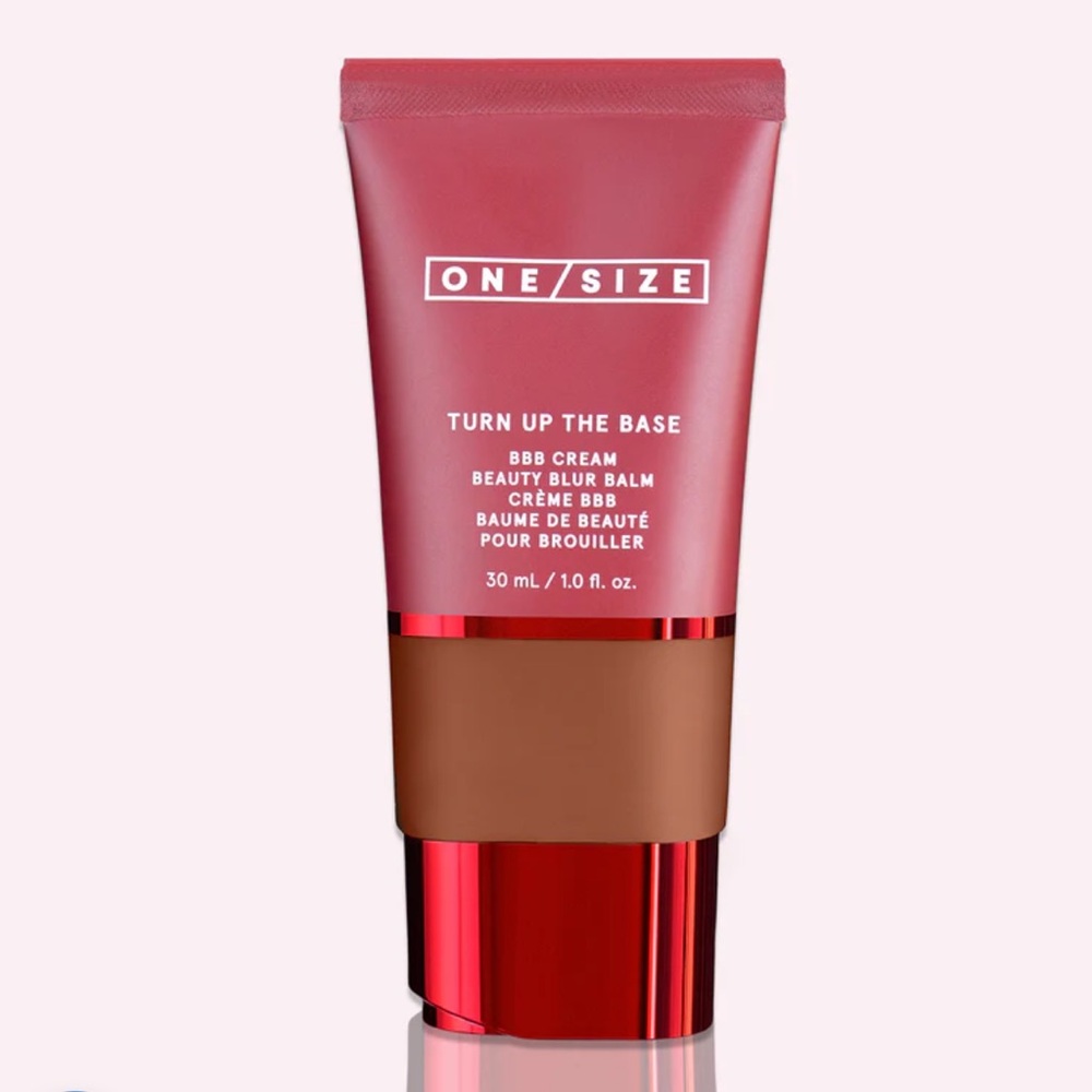 Turn Up the Base Blurring Foundation (Dark 3)